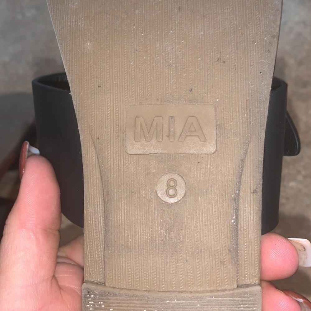 Sandals - Picture 3 of 3